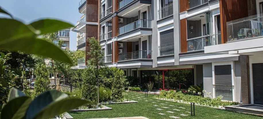 Peyzajlı zemin kat düzeni ve bahçe kullanımı